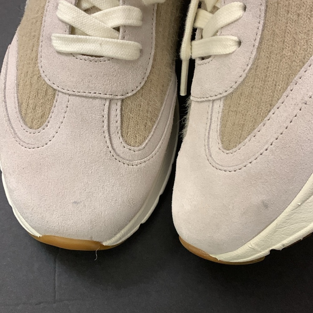 Tory Burch GOOD LUCK MOHAIR TRAINER
MOHAIR / KNIT CALCARE Sneakers in box $298 - Picture 10 of 17